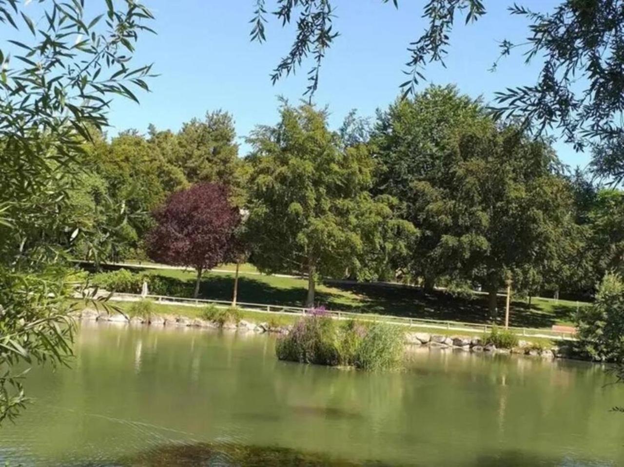Reims Centre-Ville - 2 Chambres - 6 Personnes Au 1 Er Etage Ρενς Εξωτερικό φωτογραφία